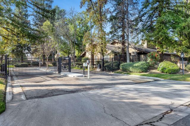 4633 N Glenn Avenue, Fresno, CA 93704