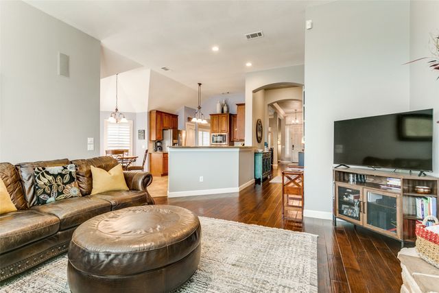 2805 Vista View Drive, Lewisville, TX 75067