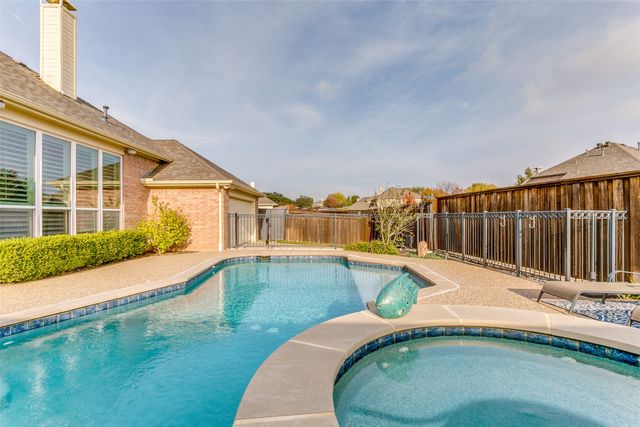 2805 Vista View Drive, Lewisville, TX 75067