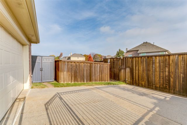 2805 Vista View Drive, Lewisville, TX 75067