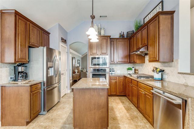 2805 Vista View Drive, Lewisville, TX 75067