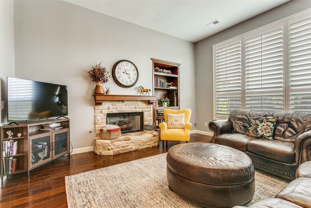 2805 Vista View Drive, Lewisville, TX 75067