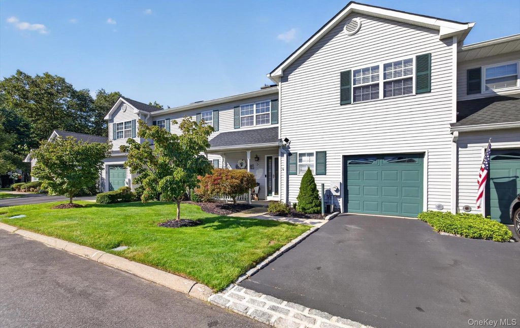 5 Monitor Road, Smithtown, NY 11787 — photo 4