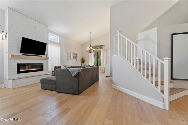 6275 S SALT CEDAR Place, Chandler, AZ 85249