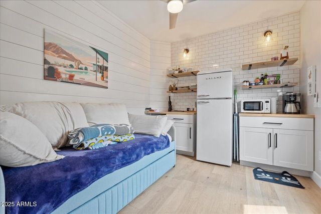 6275 S SALT CEDAR Place, Chandler, AZ 85249