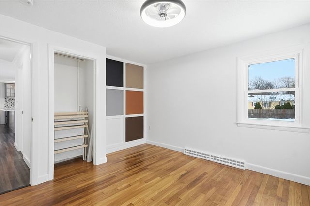 37 Lexington Avenue, Methuen, MA 01844