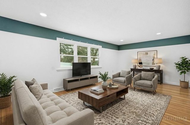 37 Lexington Avenue, Methuen, MA 01844