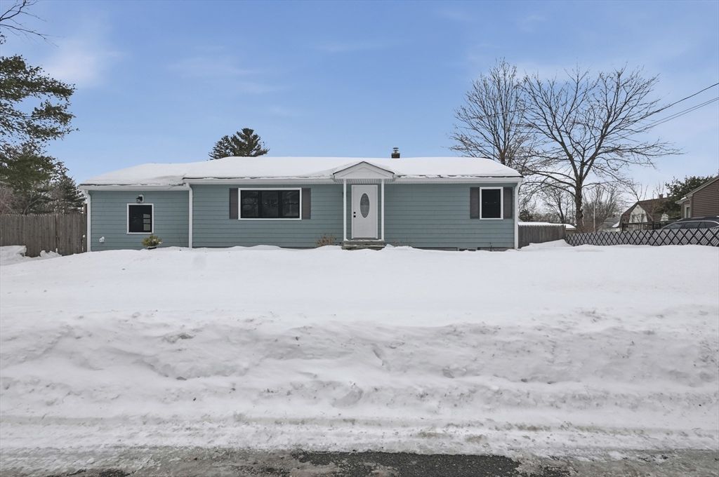 37 Lexington Avenue, Methuen, MA 01844