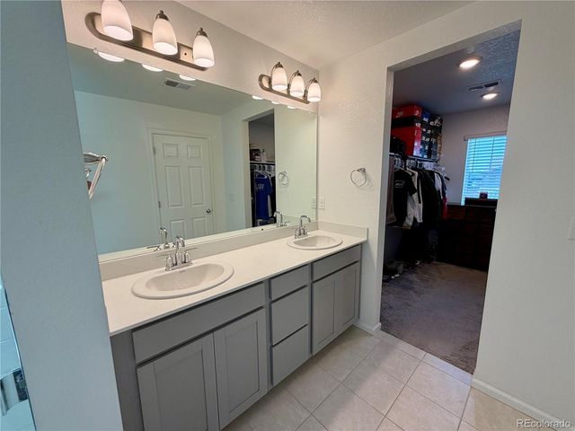 20941 E 60th Avenue, Aurora, CO 80019