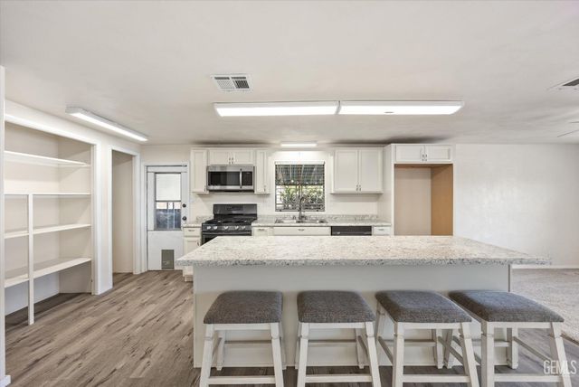 605 46th Street, Bakersfield, CA 93301