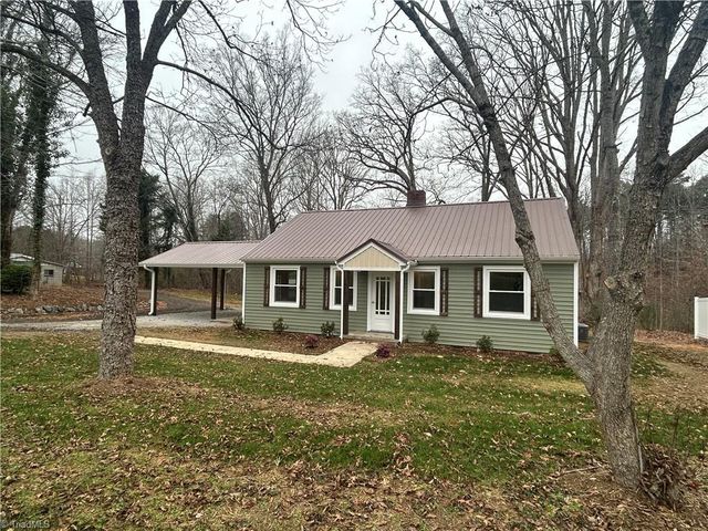 7280 Dennis Road, Walnut Cove, NC 27052