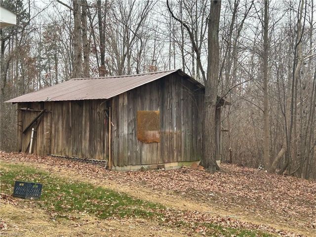 7280 Dennis Road, Walnut Cove, NC 27052