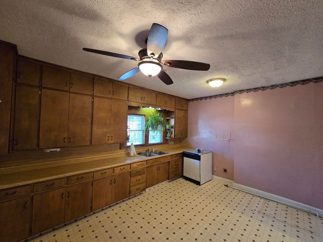 918 NW 1st Avenue, Miami, OK 74354