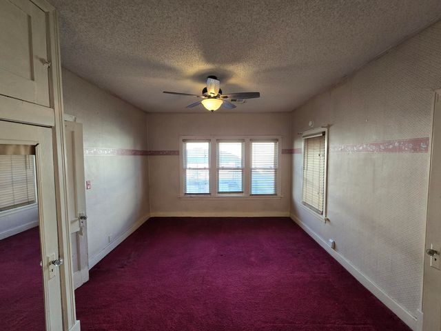 918 NW 1st Avenue, Miami, OK 74354