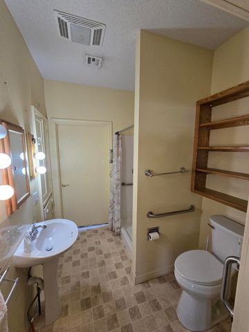 918 NW 1st Avenue, Miami, OK 74354