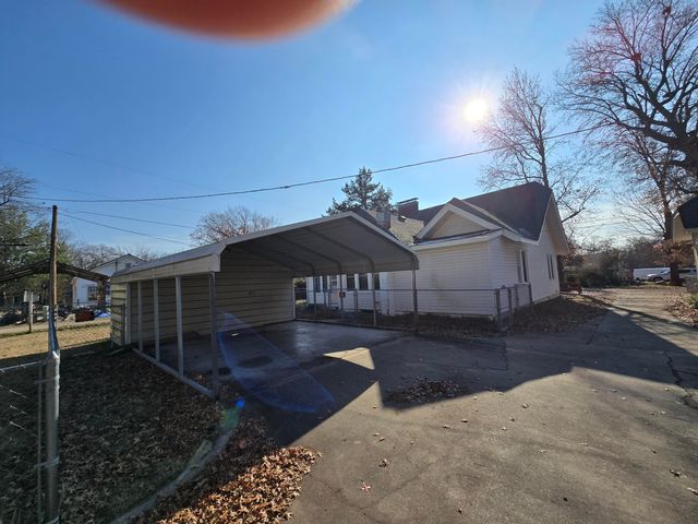 918 NW 1st Avenue, Miami, OK 74354