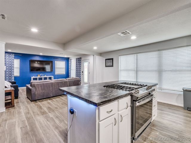 228 E Mohawk Boulevard, Tulsa, OK 74106