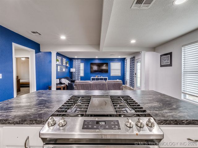 228 E Mohawk Boulevard, Tulsa, OK 74106