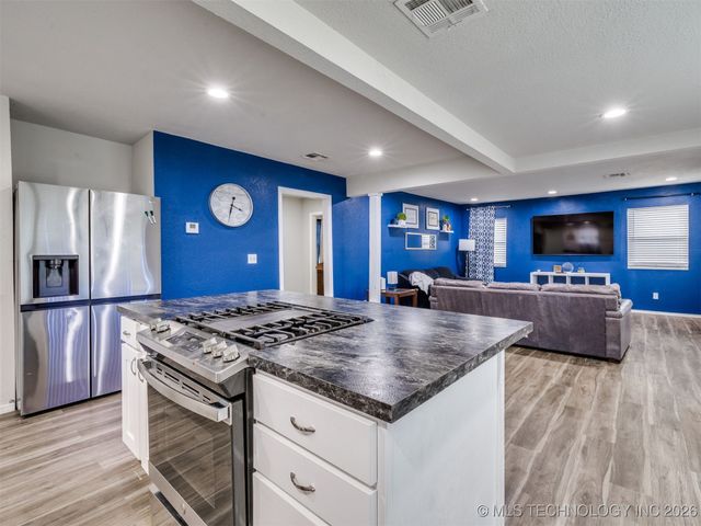 228 E Mohawk Boulevard, Tulsa, OK 74106