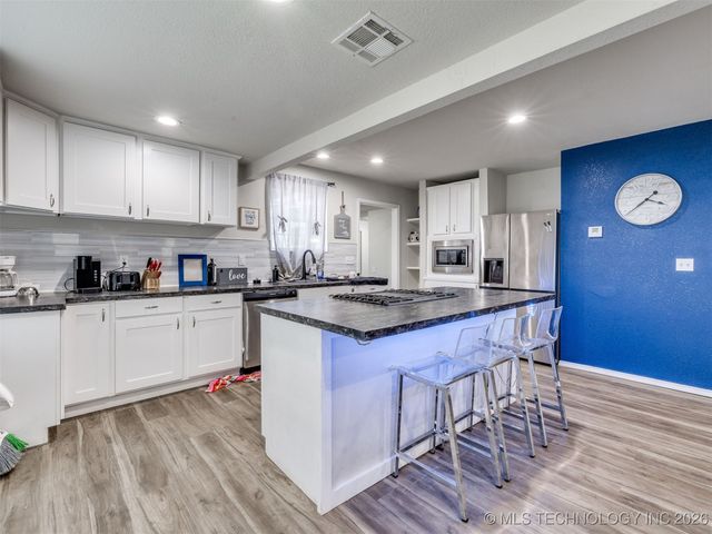 228 E Mohawk Boulevard, Tulsa, OK 74106