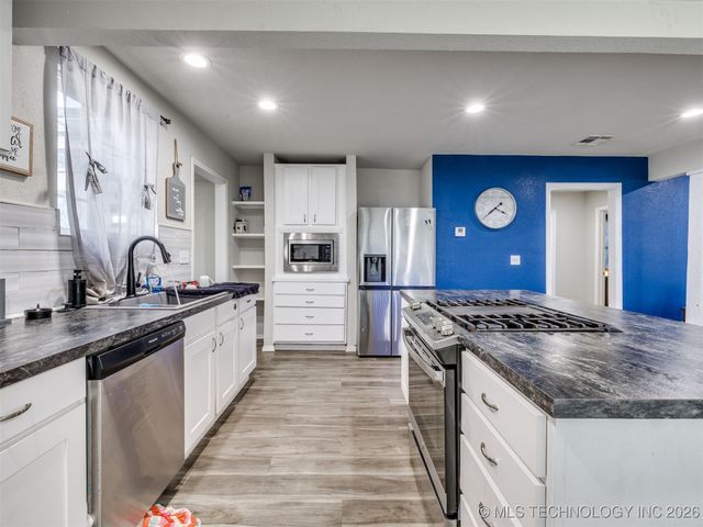 228 E Mohawk Boulevard, Tulsa, OK 74106