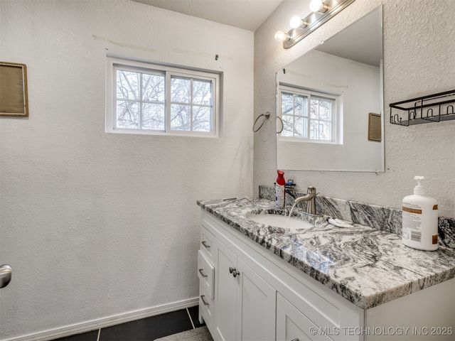 228 E Mohawk Boulevard, Tulsa, OK 74106