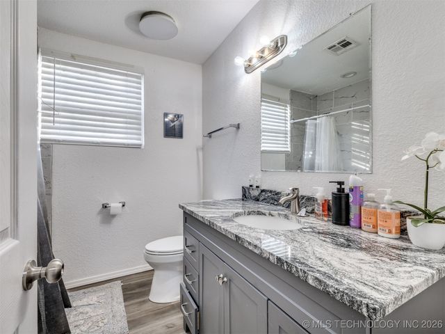 228 E Mohawk Boulevard, Tulsa, OK 74106