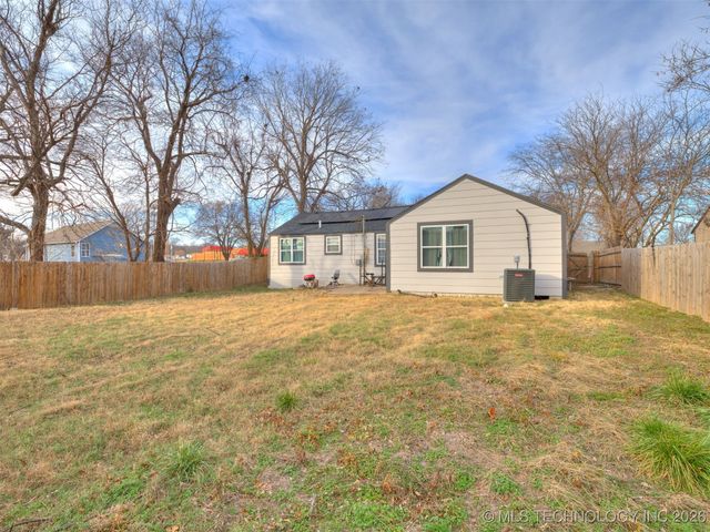 228 E Mohawk Boulevard, Tulsa, OK 74106