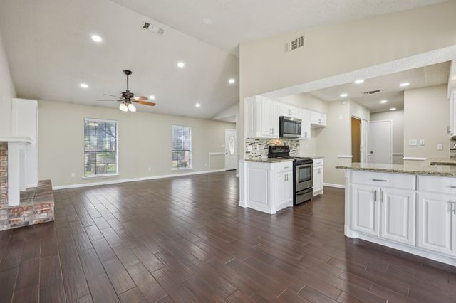 4613 Amherst Lane, Grand Prairie, TX 75052