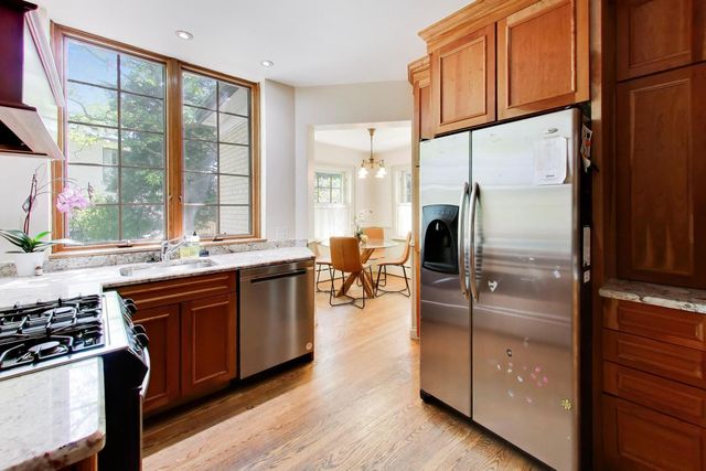 5898 N Caldwell Avenue, Chicago, IL 60646