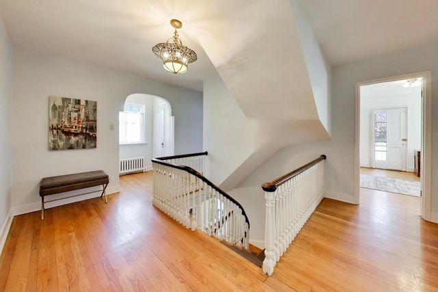 5898 N Caldwell Avenue, Chicago, IL 60646