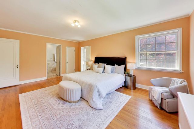 5898 N Caldwell Avenue, Chicago, IL 60646