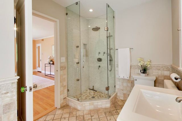 5898 N Caldwell Avenue, Chicago, IL 60646