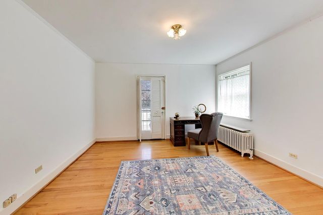 5898 N Caldwell Avenue, Chicago, IL 60646