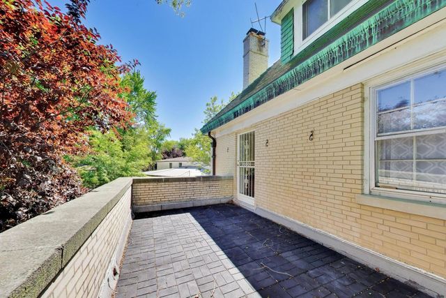 5898 N Caldwell Avenue, Chicago, IL 60646