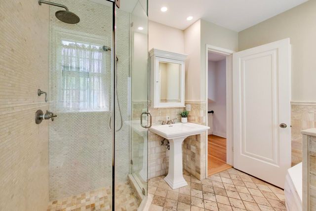 5898 N Caldwell Avenue, Chicago, IL 60646