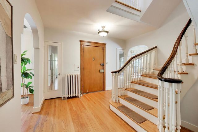 5898 N Caldwell Avenue, Chicago, IL 60646