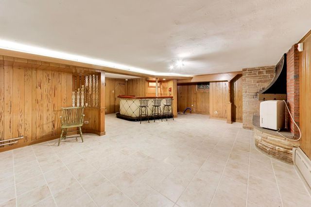 5898 N Caldwell Avenue, Chicago, IL 60646