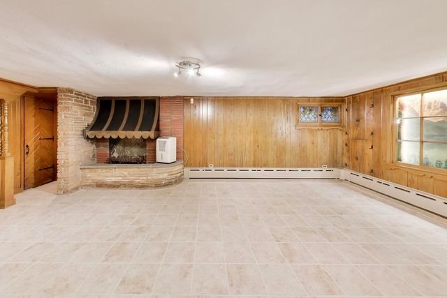 5898 N Caldwell Avenue, Chicago, IL 60646