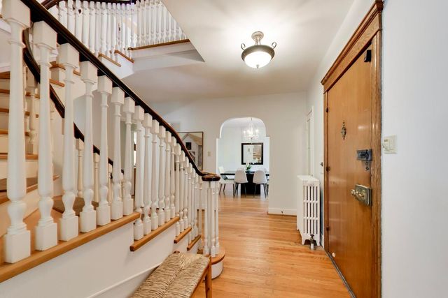 5898 N Caldwell Avenue, Chicago, IL 60646
