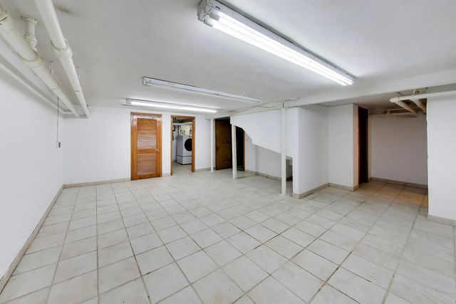 5898 N Caldwell Avenue, Chicago, IL 60646
