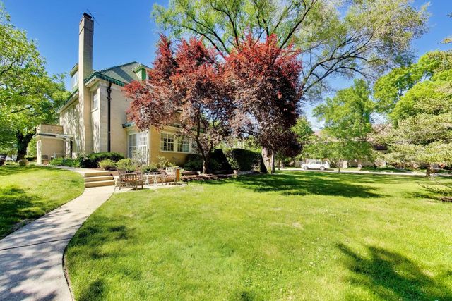5898 N Caldwell Avenue, Chicago, IL 60646