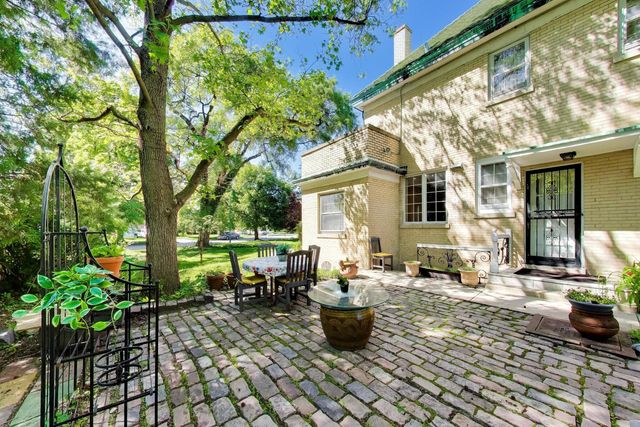 5898 N Caldwell Avenue, Chicago, IL 60646
