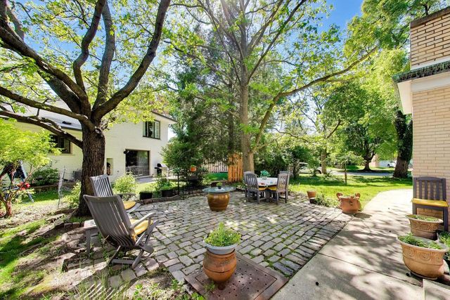 5898 N Caldwell Avenue, Chicago, IL 60646