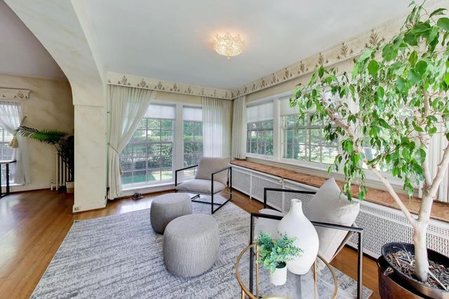 5898 N Caldwell Avenue, Chicago, IL 60646