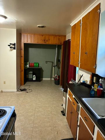 229 Green Street, Schenectady, NY 12305