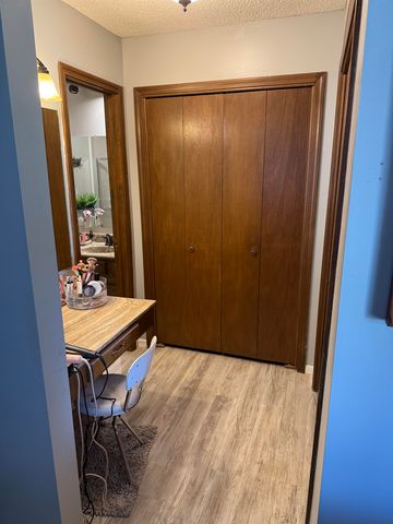 622 Crestway St, Wellington, KS 67152