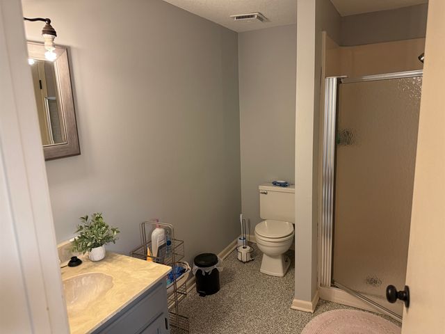 622 Crestway St, Wellington, KS 67152