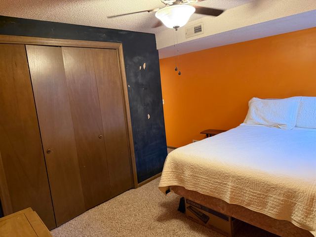 622 Crestway St, Wellington, KS 67152