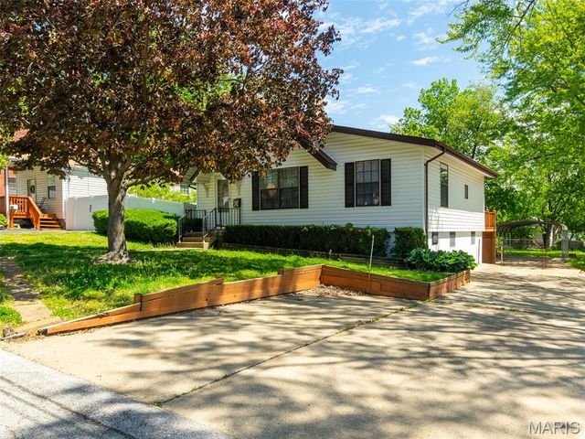 3246 Airway Avenue, Breckenridge Hills, MO 63114